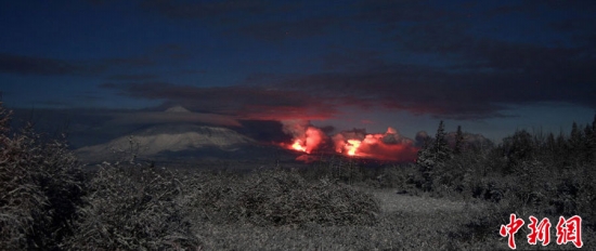 俄罗斯堪察加半岛火山喷发