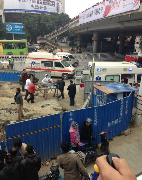 南宁地铁塌方报道有误，发生塌方事故的是南宁市政污水管线工地