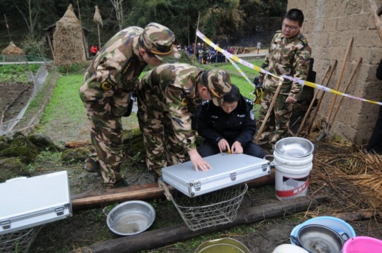 贵州5男童闷死事件