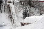 日本北海道暴风雪积雪达4米厚 去年北海道暴风雪积