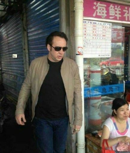 尼古拉斯凯奇在上海铜川路买海鲜
