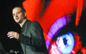 全球最牛黑客神秘死亡曾让ATM狂吐钞票(图)