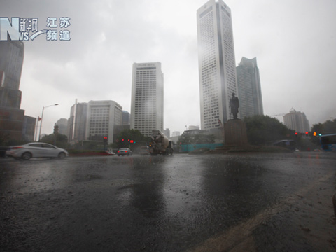 南京普降喜雨引&ldquo;嫉妒&rdquo; 未来高温仍将持续
