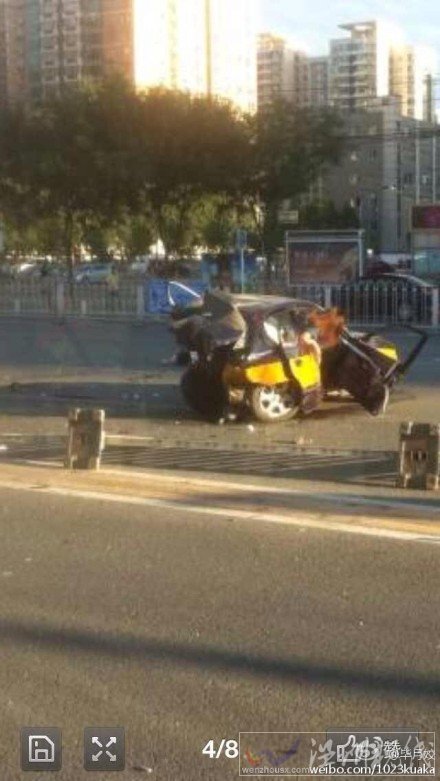 双井桥东家乐福超市门口车祸现场