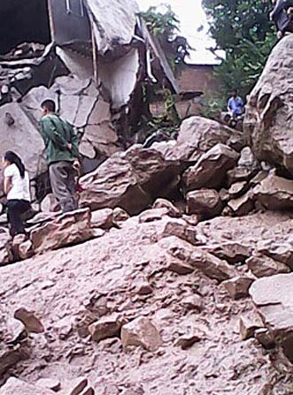 宜宾暴雨 强降雨造成泥石流滑坡致7死4失踪