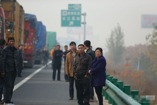 沪陕高速车祸现场图片