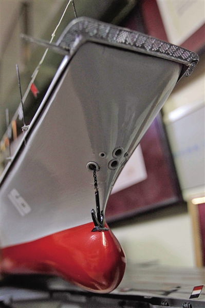 温州老船工王阿龙制作的辽宁号航母