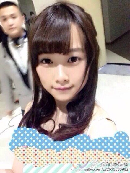 李宇春长发图片美的惊人 可惜不是李宇春本人