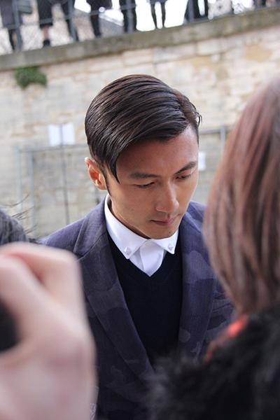 谢霆锋巴黎看秀