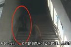 深女高管地铁口猝死 监控视频显示梁娅倒地时还有知