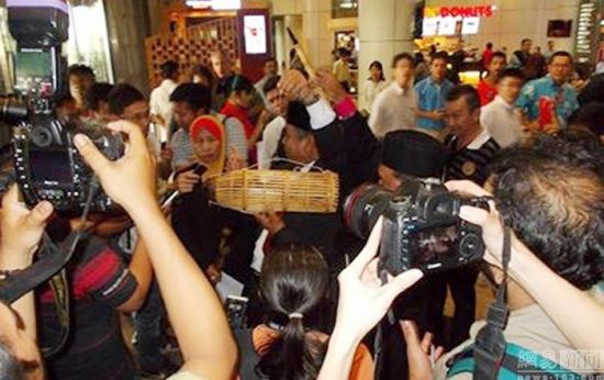 马航失踪飞机在哪里?马来巫师用巫术寻找失踪飞机