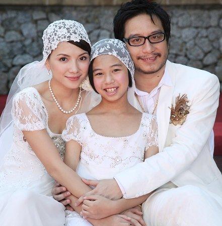 李心洁老公出轨 导演老公彭帅与26岁女星当街激吻