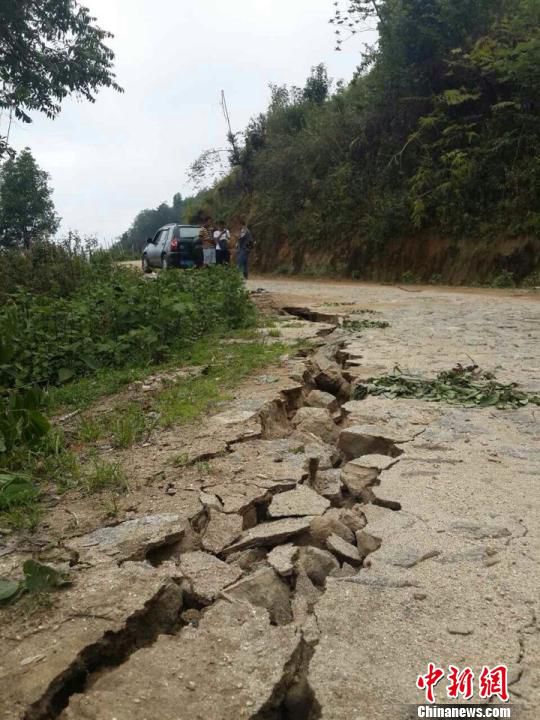 5月24日云南盈江地震 5.6级地震让一对夫妻失去了婚房