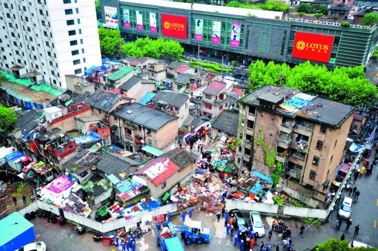 上海居民楼倒塌