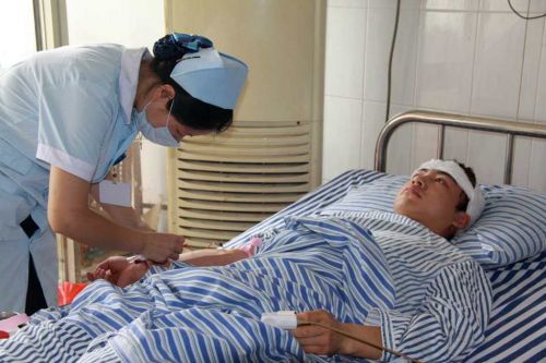 宜春公交车砍人事件：宜春三中柳艳兵夺刀救人受伤无缘高考