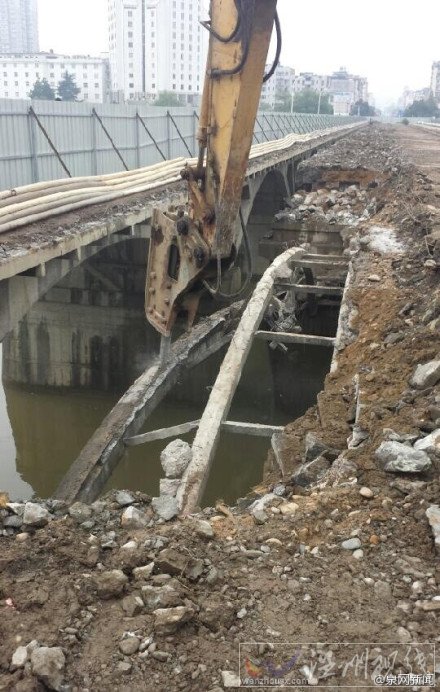 福建邵武八一大桥坍塌事故现场图片