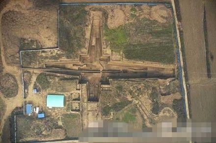 西安财院新校区挖出秦始皇祖母墓穴