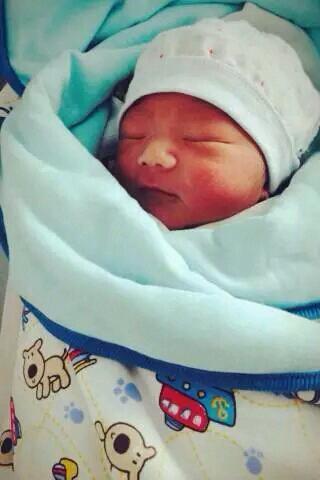 汪涵杨乐乐儿子正面照