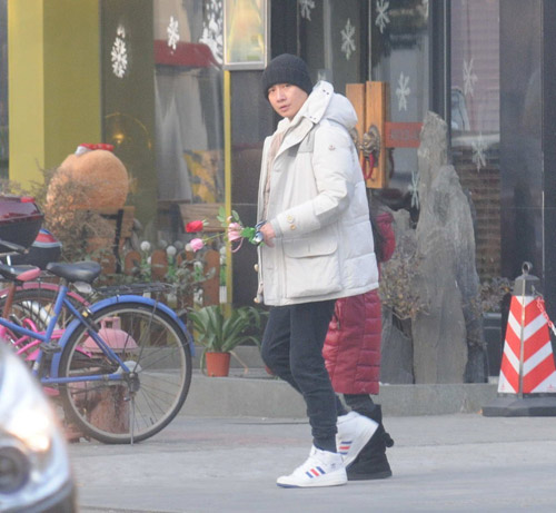 八卦传文章离婚了，知情人回应称胡说八道