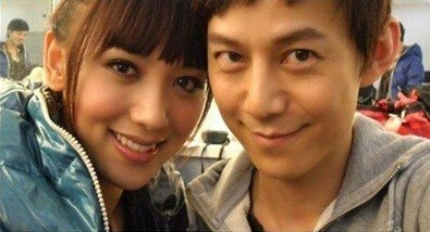 何炅女友亲密照曝光