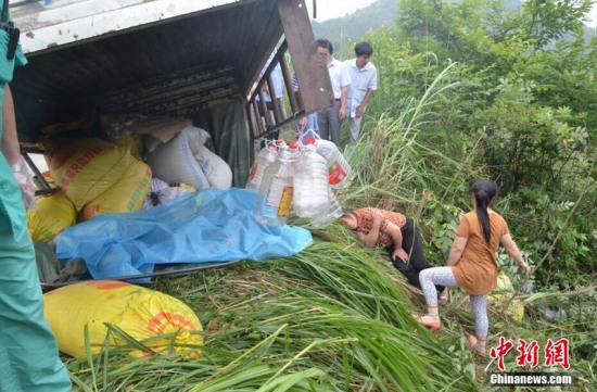 宜春寨下镇梅塘村车祸