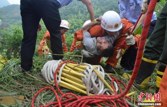 宜春寨下镇梅塘村车祸