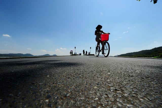 杭州热死人 8月1日杭州真的有人热死了