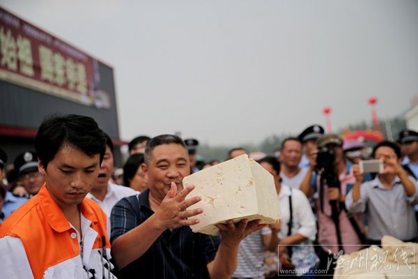 安徽淮南豆腐文化节的超级豆腐