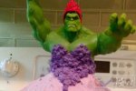 绿巨人公主蛋糕 夫妇为女儿定制绿巨人公主蛋糕