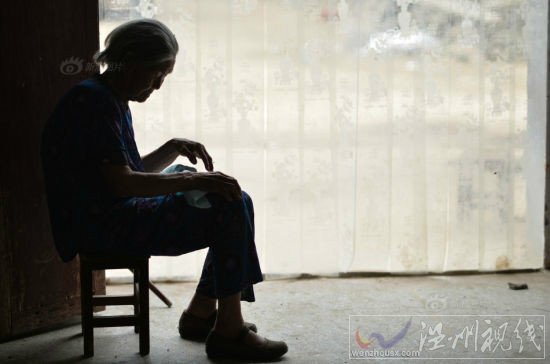 空巢家庭率 2015城市空巢老人达7成