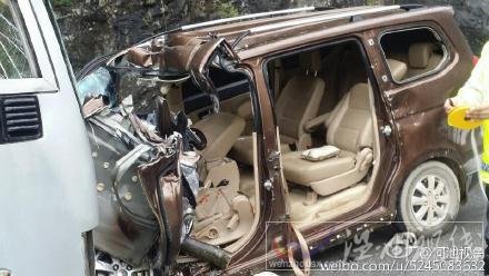 河池九圩镇发生惨烈车祸