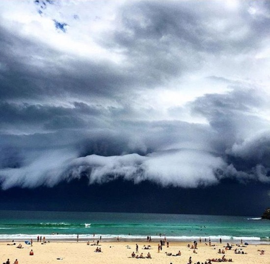 暴风雨横扫悉尼