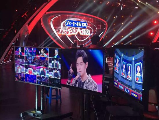 周杰伦坐镇评委席