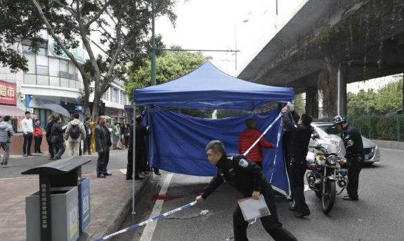广州地铁砍人事件