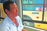 没人让座 驾驶座让给你 南京13路公交车陈桂传妙语