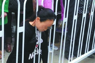 孕妇卡护栏身亡