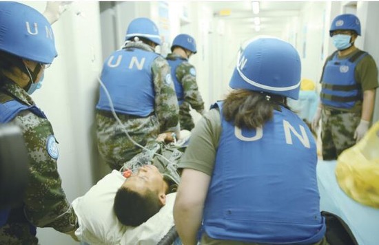 中国女兵南苏丹巡逻