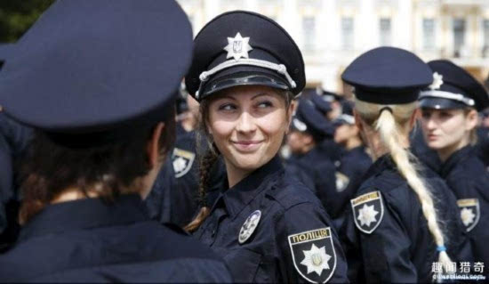 世界颜值最高女警在乌克兰