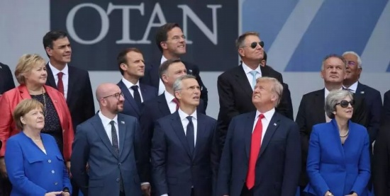 特朗普又一神构图