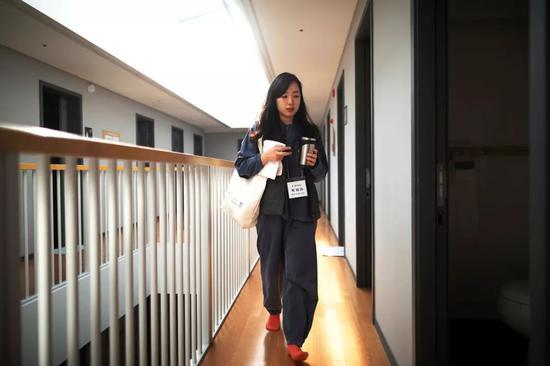 花钱蹲监狱放松