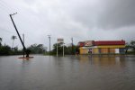 飓风格蕾丝袭击墨西哥引发严重洪灾8人丧生