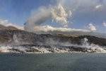 西班牙加那利群岛拉帕尔马火山喷发熔岩比25个足球