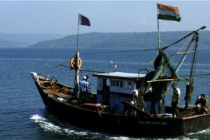 斯里兰卡军舰撞印度渔船3名渔民落水失踪