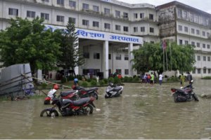 尼泊尔洪水和山体滑坡造成至少77人死亡