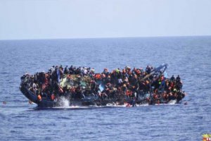 希腊沉船事故11人死亡
