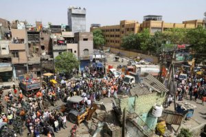 印度法院暂停拆除新德里敏感地区的商店