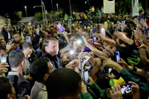 巴西总统选举卢拉领先博尔索纳罗两位数