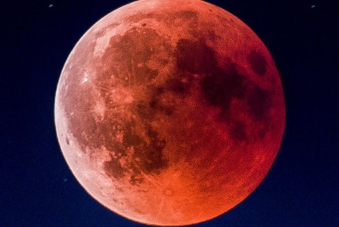 草莓月亮2022：6月14日超级月亮