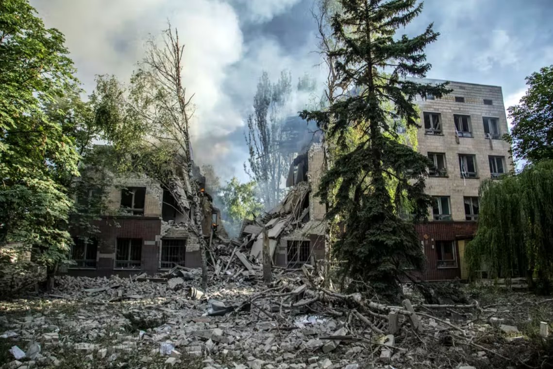 俄罗斯声称包围了乌军 乌克兰失去了关键城镇