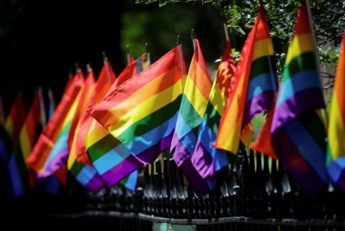 纽约叶史瓦大学停止学生俱乐部对LGBT群体的争议